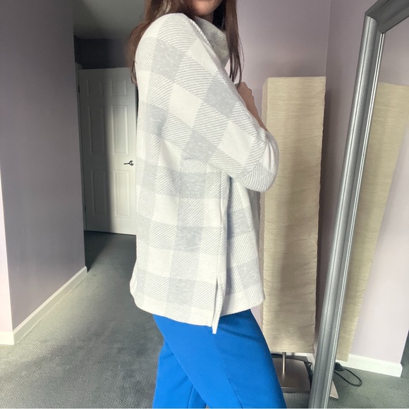 Forever New Plaid Sweater - Picture 5 of 5